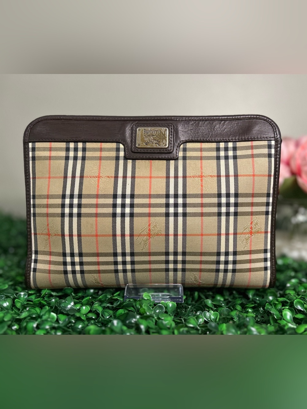 Vintage Burberrys Nova Check Equestrian Knight Clutch w/ Zipper Closure &COA